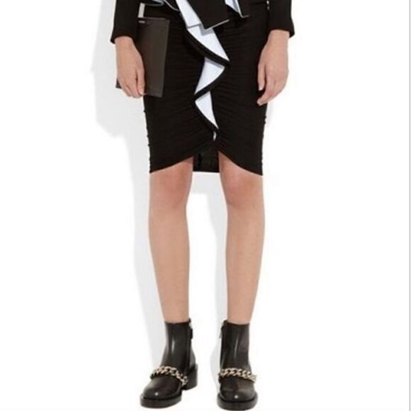 Givenchy Laura Black Calf Leather Gold Chain Boots - Picture 3 of 15